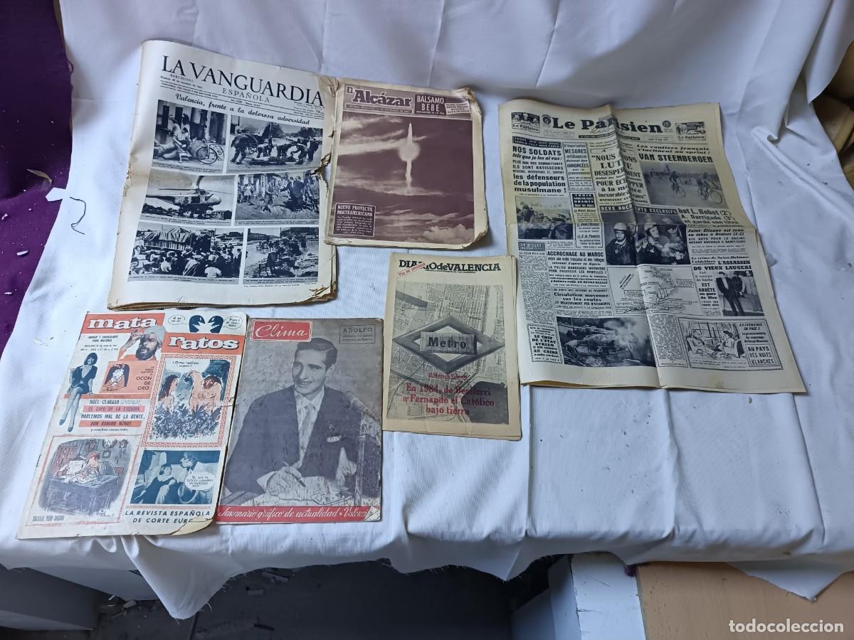 Coleccionismo de Revistas y Peri&oacute;dicos: L37, Lote de 6 Antiguos Peri&oacute;dicos, varios t&iacute;tulos y temas, a clasificar, 1950&acute;s y 60&acute;s