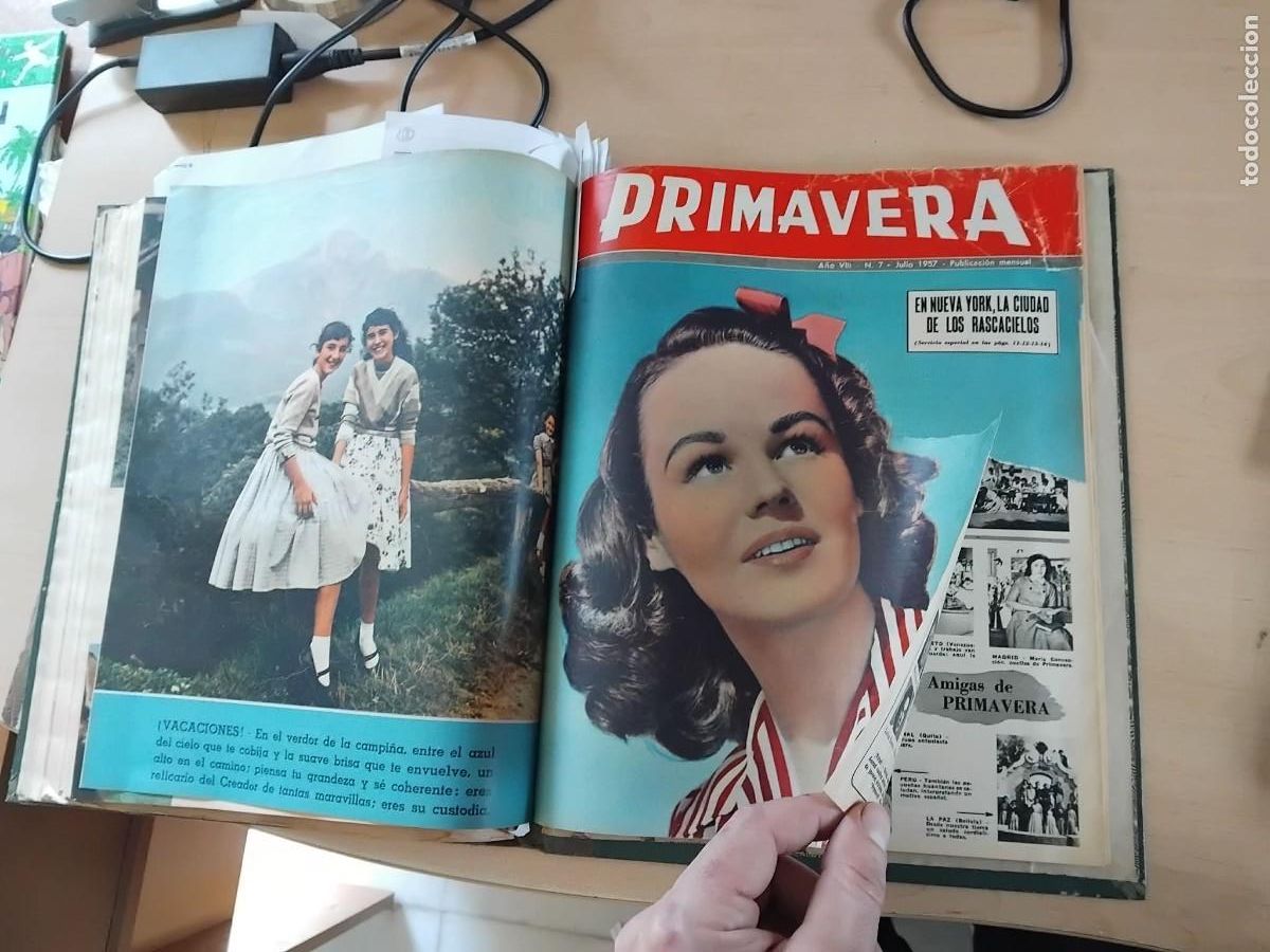 Collectionnisme de Revues et Journaux: REVISTA PRIMAVERA. TOMO ENCUADERNADO CON LOS A&Ntilde;OS 1955, 56 Y 57. (B/A14)