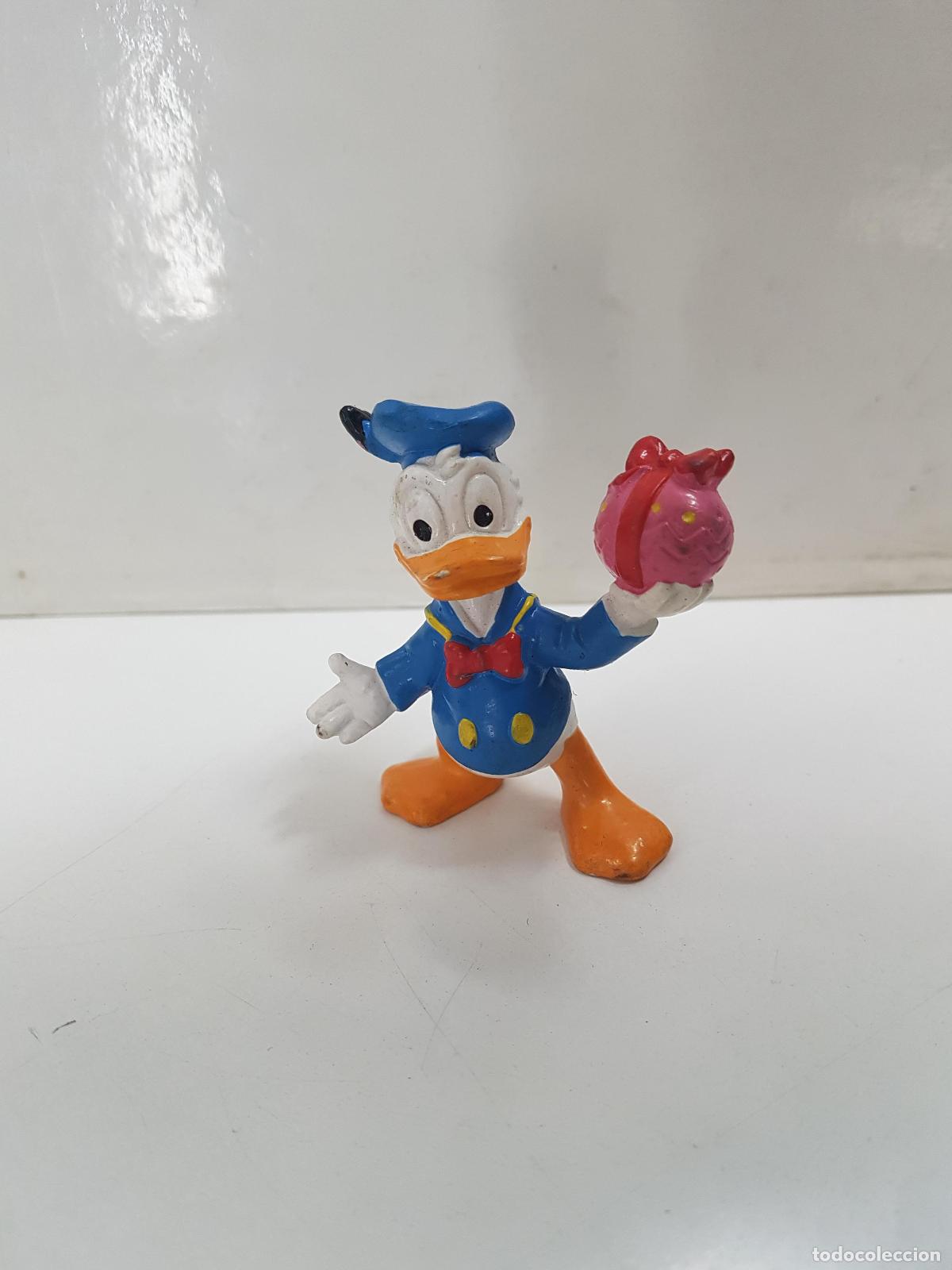 Collezionismo di Riviste e Giornali: Figura del pato Donald, regalo en la mano. Disney