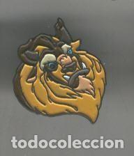 Collection Magazines and Newspapers: Pins metal: La Bella y La Bestia - Varios