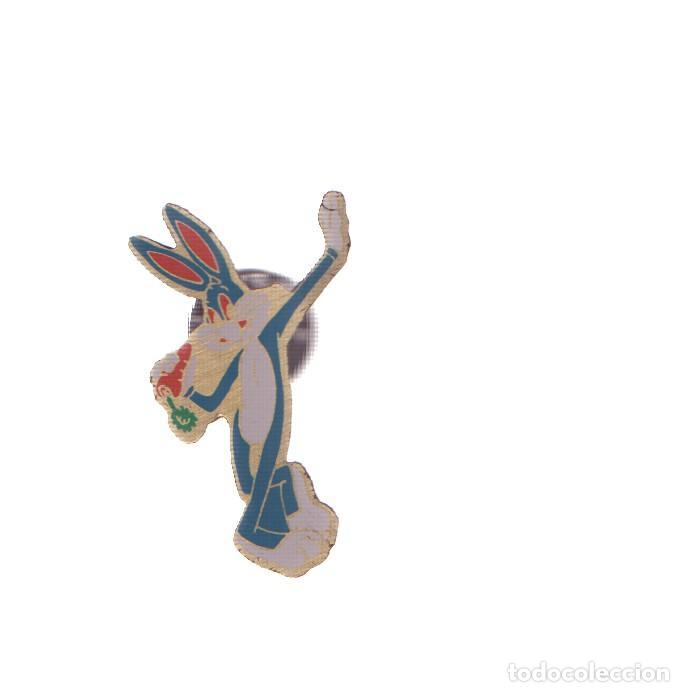 Collezionismo di Riviste e Giornali: PIN: BUGS BUNNY comiendo zanahoria