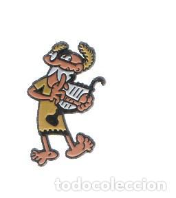 Collection Magazines and Newspapers: PINS: MORTADELO Y FILEMON: MORTADELO CON DISFRAZ DE POETA ROMANO - F. Iba&ntilde;ez