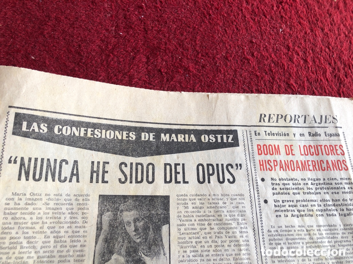 Coleccionismo de Revistas y Peri&oacute;dicos: 4 p&aacute;ginas peri&oacute;dico Pueblo. 1977. Sucesos. Reportajes. Tele. Mar&iacute;a Ostiz. ASM