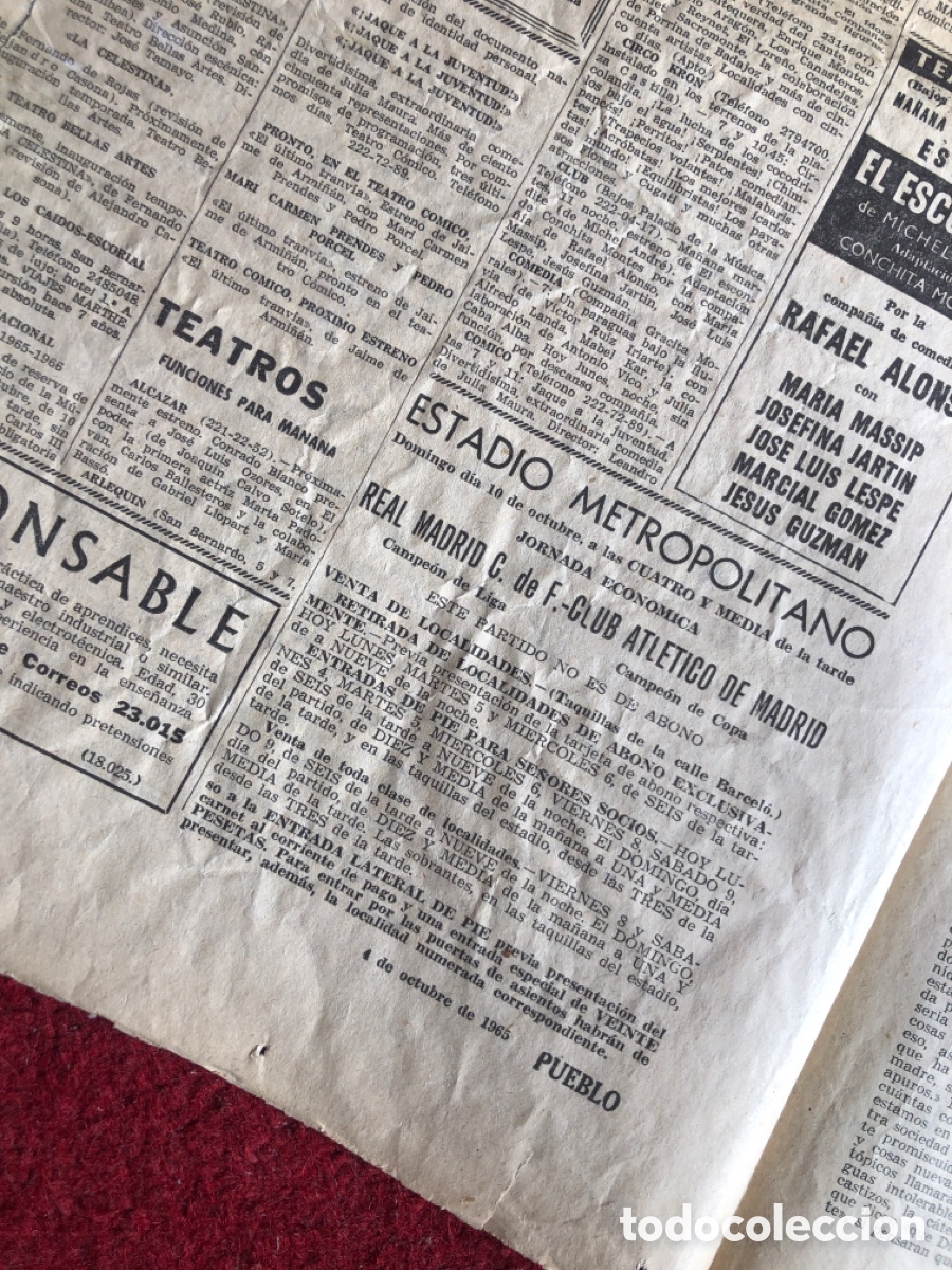 Coleccionismo de Revistas y Peri&oacute;dicos: 4 p&aacute;ginas peri&oacute;dico Pueblo. 1965. Metropolitano Atl&eacute;tico - Real Madrid. Emilio Romero. ASM