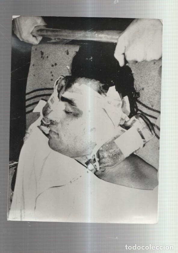 Coleccionismo de Revistas y Peri&oacute;dicos: Foto Prensa numero 201: Terrorista de las brigadas rojas - Varios