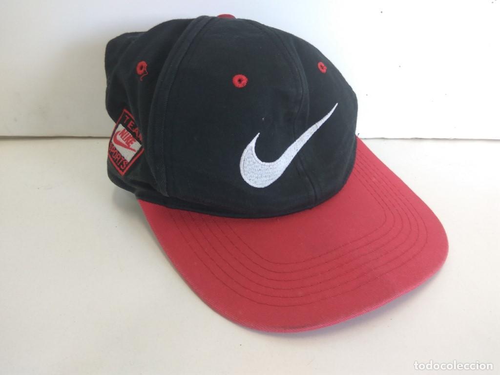 Coleccionismo de Revistas y Peri&oacute;dicos: Gorra: GORRA NIKE TEAM SPORTS (Roja/Negra) - Nike