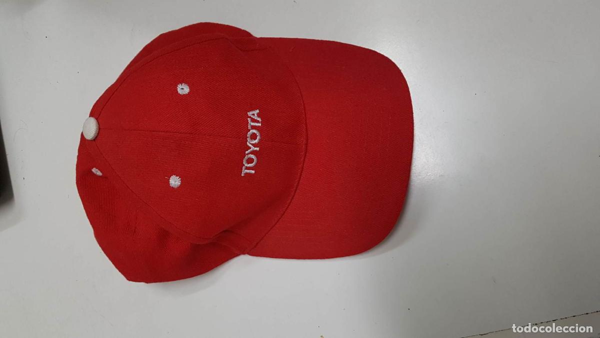 Coleccionismo de Revistas y Peri&oacute;dicos: Gorra: roja y blanca ajustable con velcro. Toyota