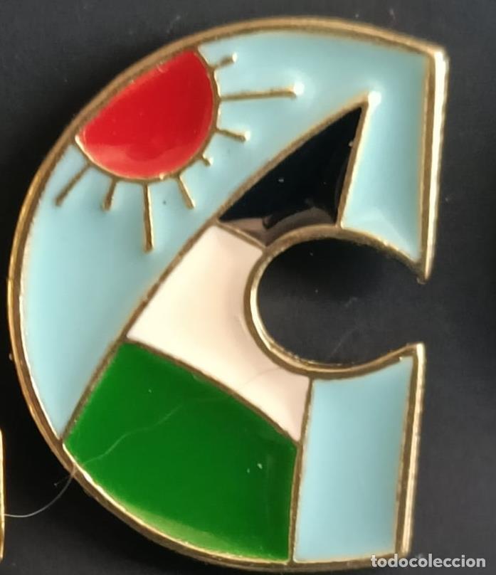 Coleccionismo de Revistas y Peri&oacute;dicos: Pin letra C de Barcelona - Varios