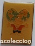 Coleccionismo de Revistas y Peri&oacute;dicos: Pin Cobi y Mapamundi, Olimpiadas 92 - Varios