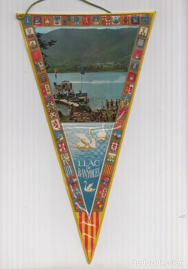 Coleccionismo de Revistas y Peri&oacute;dicos: BANDERIN: BANYOLES Barcelona - Imagen del Llac de Banyoles en dia de competicion de Esqui Nautico -