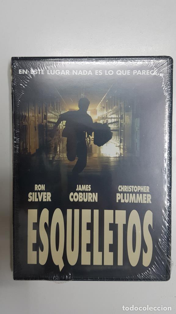 Colecionismo de Revistas e Jornais: DVD pelicula: Esqueletos. Reparto: Ron Silver, James Coburn entre otros - Varios