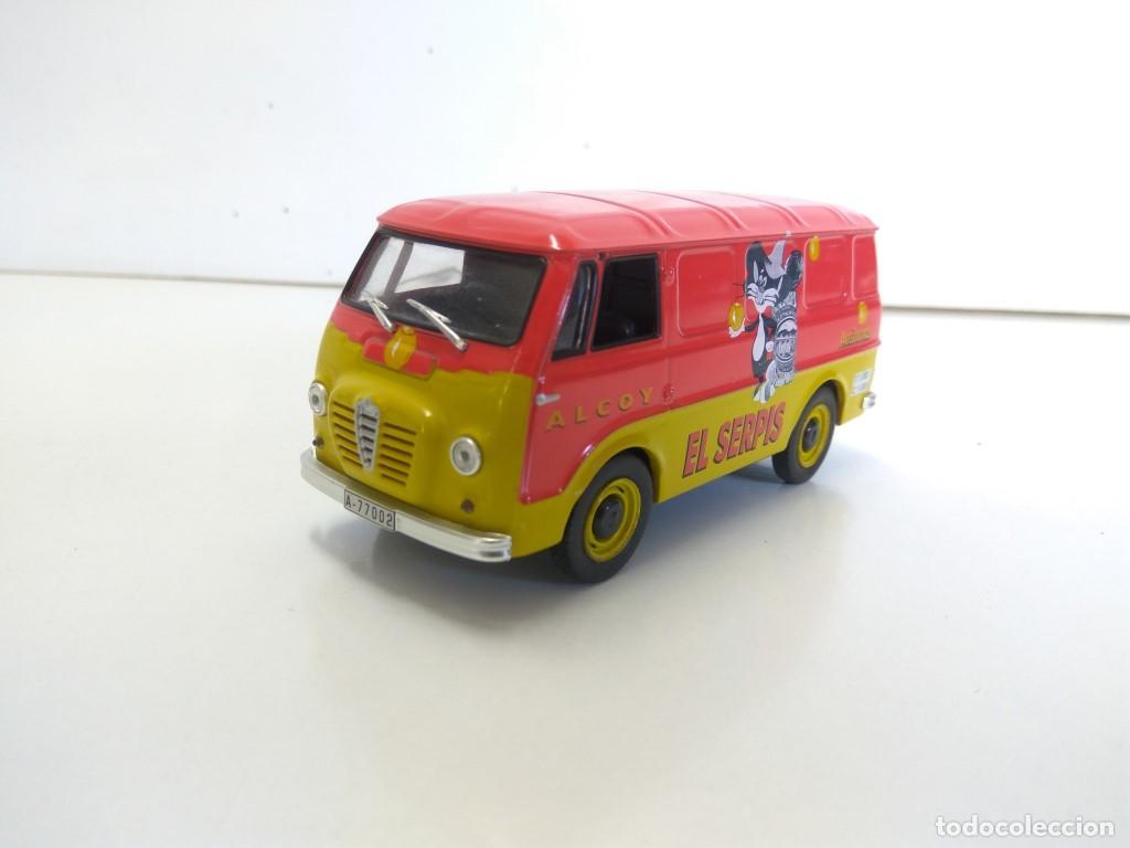 Coleccionismo de revistas y peri&oacute;dicos: Coche Escala/Diecast: FADISA ROMEO VAN - EL SERPIS Aceitunas 1:43 (IXO / ALTAYA) - IXO