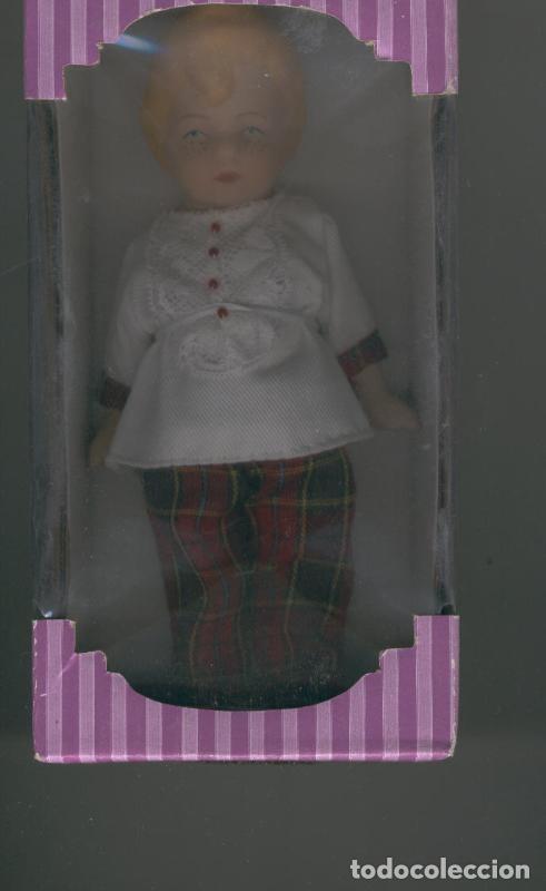 Colecionismo de Revistas e Jornais: Mu&ntilde;eca coleccionable modelo 05 - Varios