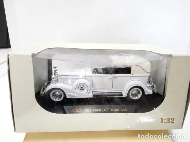 Collection Magazines and Newspapers: Coche Escala/Scale Diecast Car: CADILLAC TOWN CAR, Blanco (1933) - VARIOS