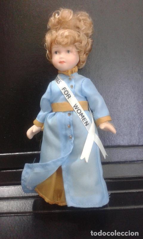 Collection Magazines and Newspapers: Figura Porcelana control numero 06 (altura aproximada 15 cm) - varios