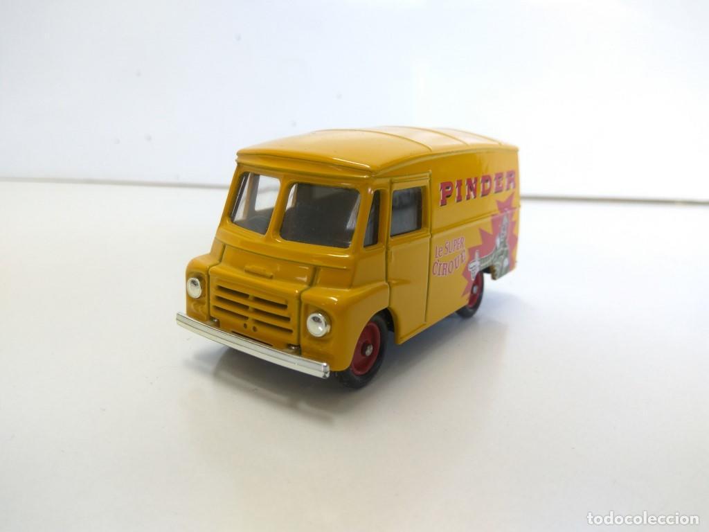 Colecionismo de Revistas e Jornais: Coche Escala/Diecast: MORRIS LD150 VAN - PINDER Le Super Cirque 1:43 (CORGI 2002) - Corgi