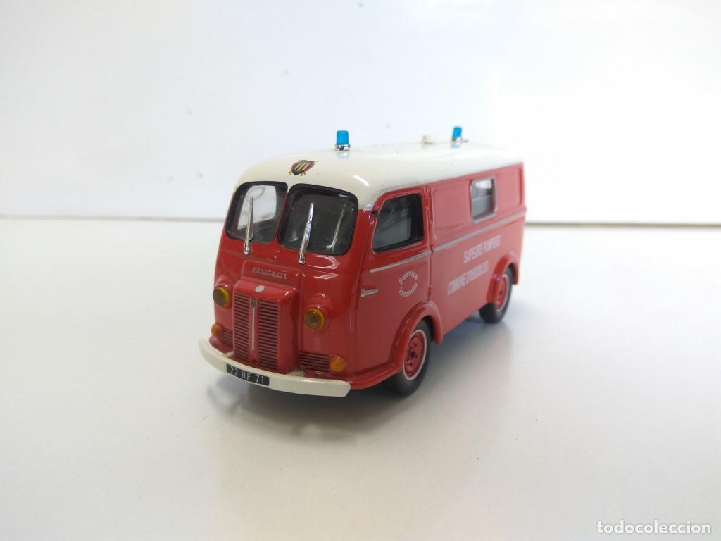 Collection Magazines and Newspapers: Coche Escala/Diecast: PEUGEOT D3A VAN - POMPIERS / BOMBEROS 1:43 (IXO / ALTAYA) - IXO