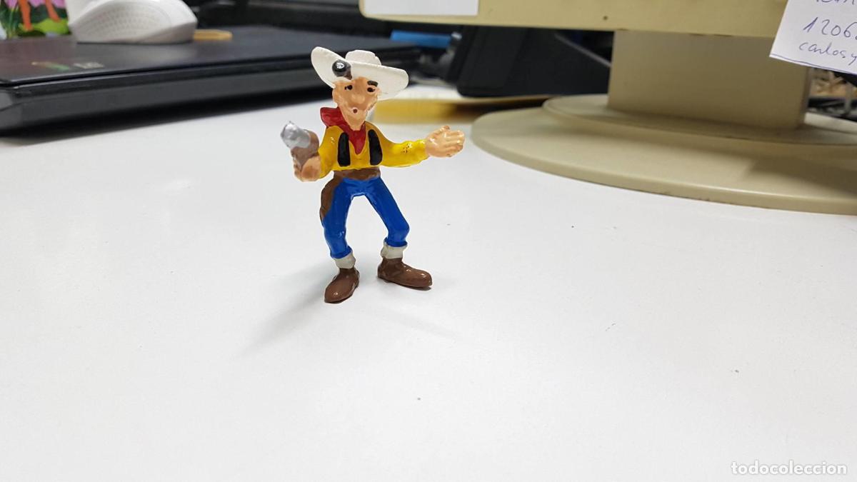 Collection Magazines and Newspapers: Figura PVC: Lucky Luke brazos abiertos y pistola en mano