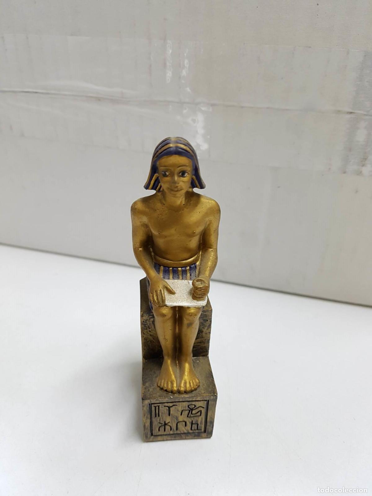 Collectionnisme de Revues et Journaux: Figuras egipcias, estatua dorada de hombre sentado