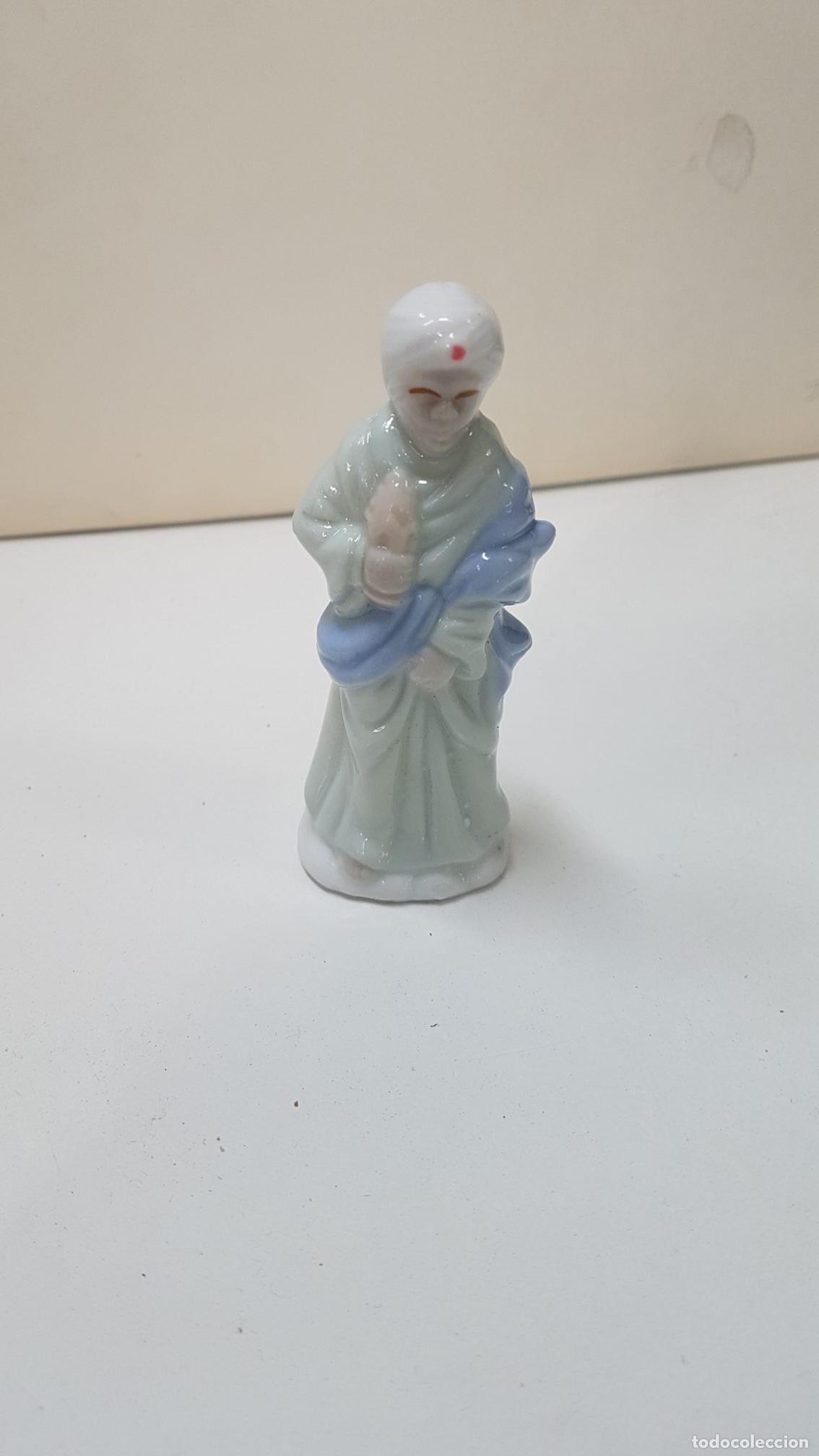 Collectionnisme de Revues et Journaux: figura de belen: Rey Mago - Baltasar, con su ofrenda en la mano derecha. De ceramica de la Revista P