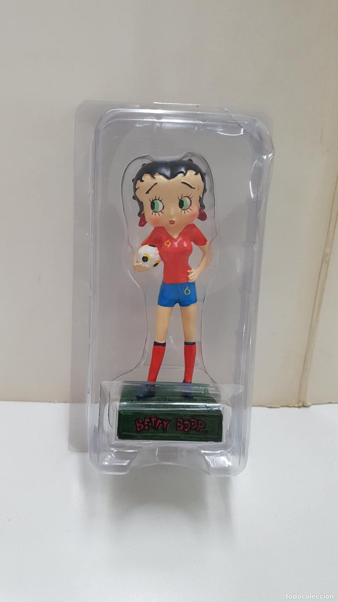 Collezionismo di Riviste e Giornali: Figura resina: Betty Boop futbolista. Importado y distribuido por Editorial Salvat