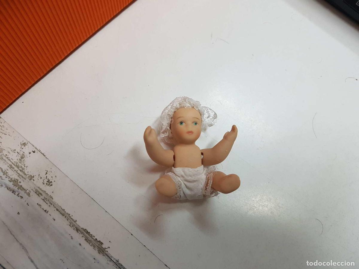 Collezionismo di Riviste e Giornali: Figura de mu&ntilde;eca de porcelana a&ntilde;os 80: Bebe con pa&ntilde;ales y gorros blancos
