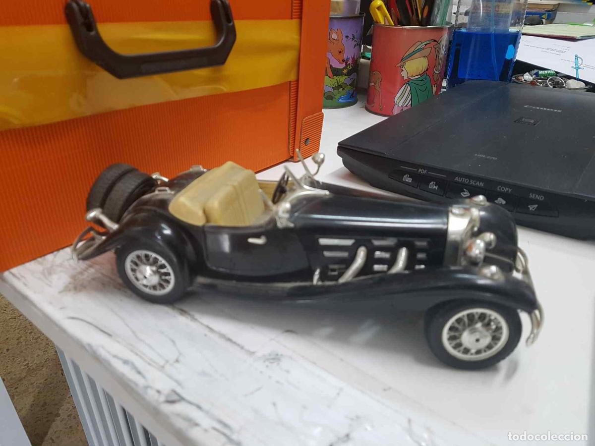 Collezionismo di Riviste e Giornali: Figura: Maqueta coche Burago Mercedes Benz 500 K Roadster 1936. Le falta la parte superior del parab