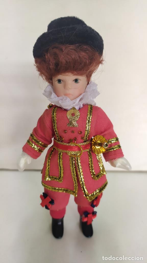 Colecionismo de Revistas e Jornais: Figura: Mu&ntilde;eco espada ceramica - NULL