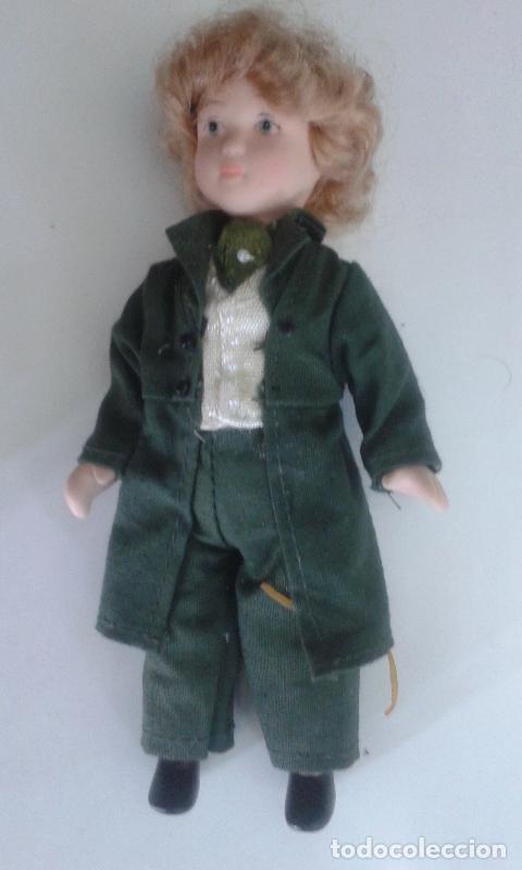 Colecionismo de Revistas e Jornais: Figura Porcelana control numero 17 (altura aproximada 15 cm) - varios