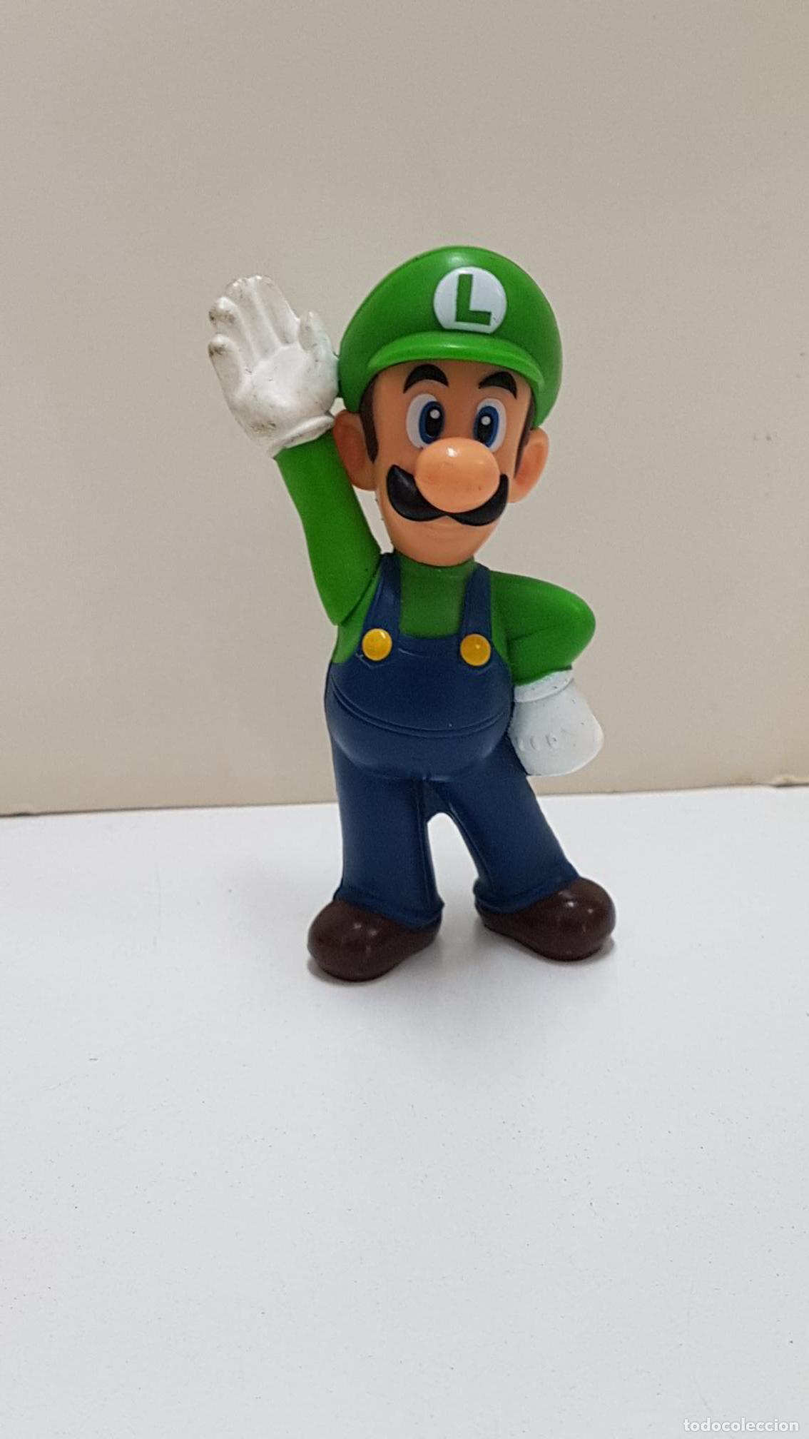 Coleccionismo de Revistas y Peri&oacute;dicos: Figura plastico: Luigi (hermano menor de Mario). 2013 Made fo McDonalds. Made in China