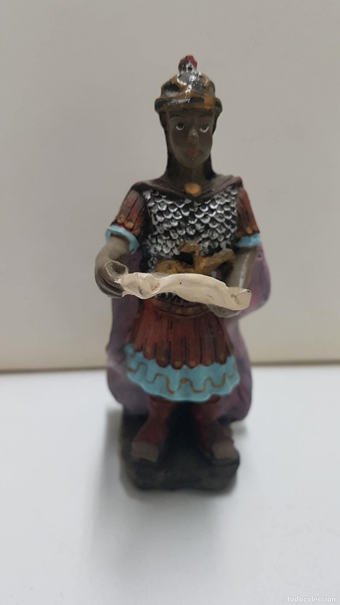 Colecionismo de Revistas e Jornais: Figura de resina: Soldado romano con un pergamino en las manos