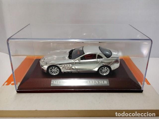 Collectionnisme de Revues et Journaux: Coche Escala/Scale Diecast Car: MERCEDES Mc Laren SLR - Metalizado Cromo en peana de madera (Altaya)