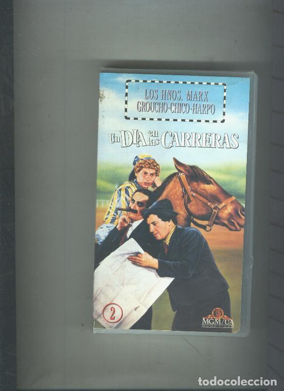 Coleccionismo de Revistas y Peri&oacute;dicos: Video VHS: Los Hermanos Marx: Un dia en las carreras - Hermanos Marx