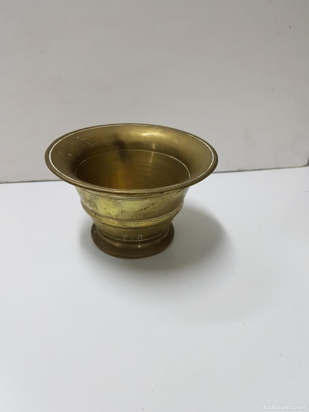 Coleccionismo de Revistas y Peri&oacute;dicos: Mortero, almirez de bronce fechado en el a&ntilde;o 72