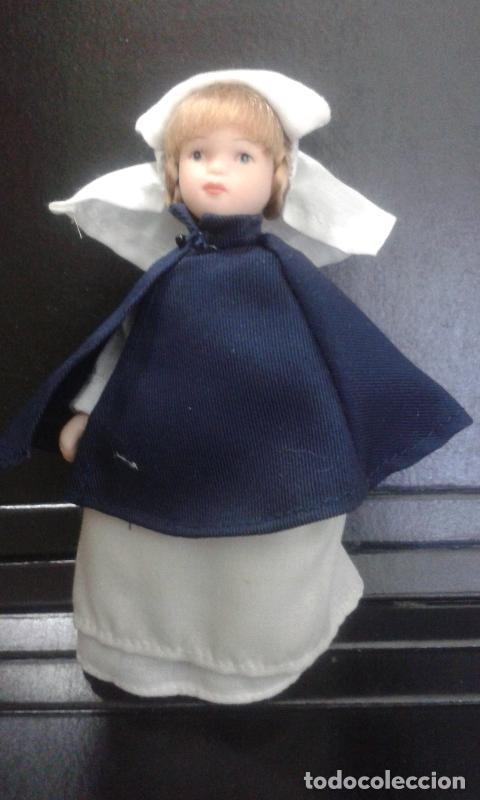 Colecionismo de Revistas e Jornais: Figura Porcelana control numero 07 (altura aproximada 15 cm) - varios