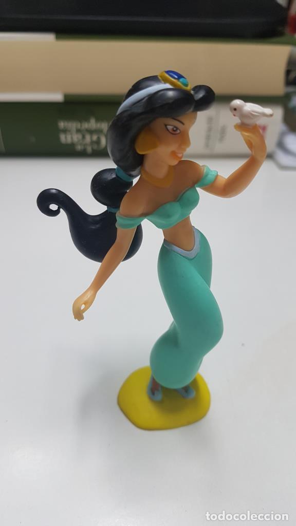 Coleccionismo de Revistas y Peri&oacute;dicos: Figura de resina: Princesa Disney. Jasmine de Aladdin con un pajaro sobre el dorso de su mano - NULL