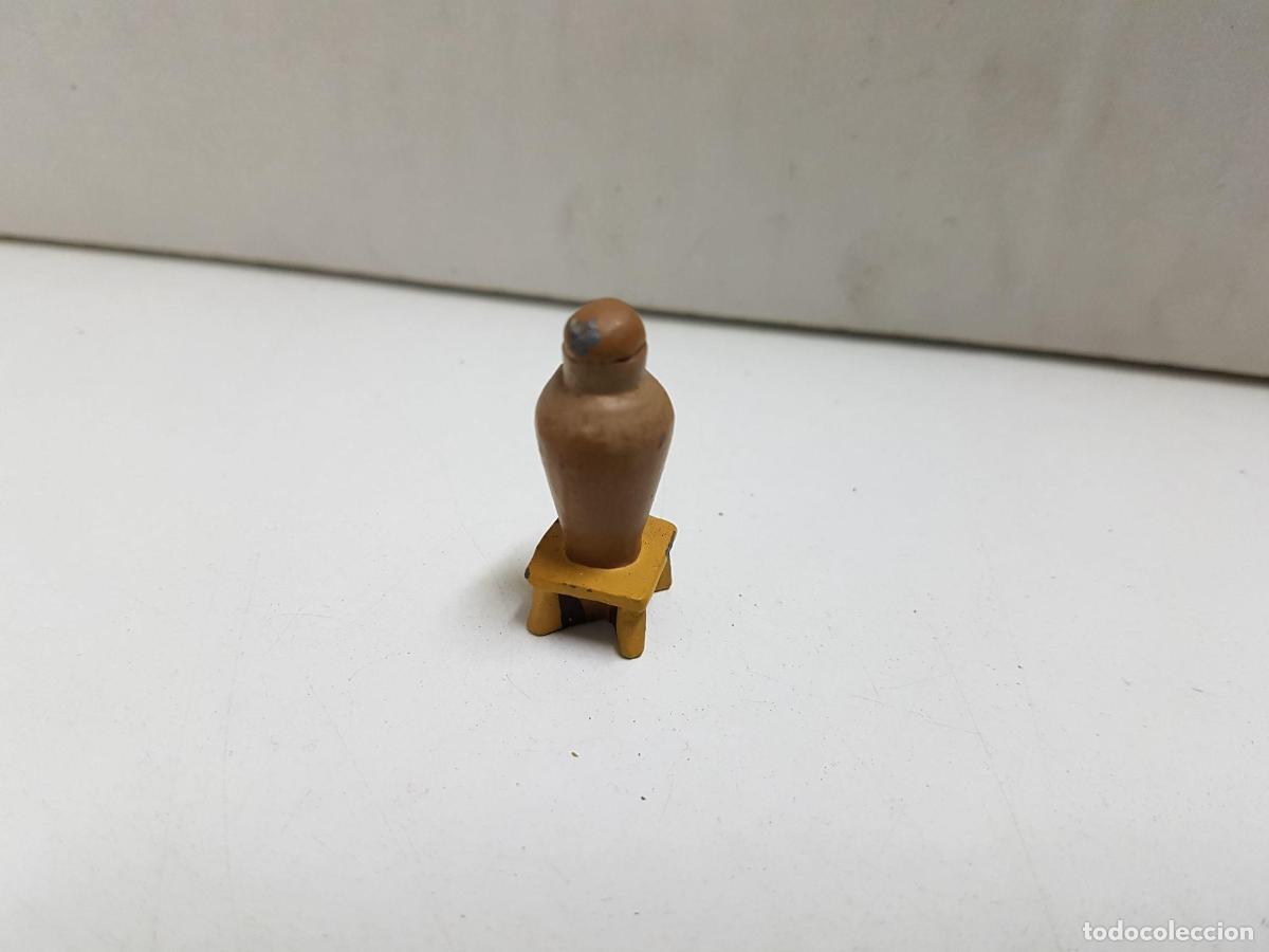 Collectionnisme de Revues et Journaux: Figuras egipcias, urna sobre taburete