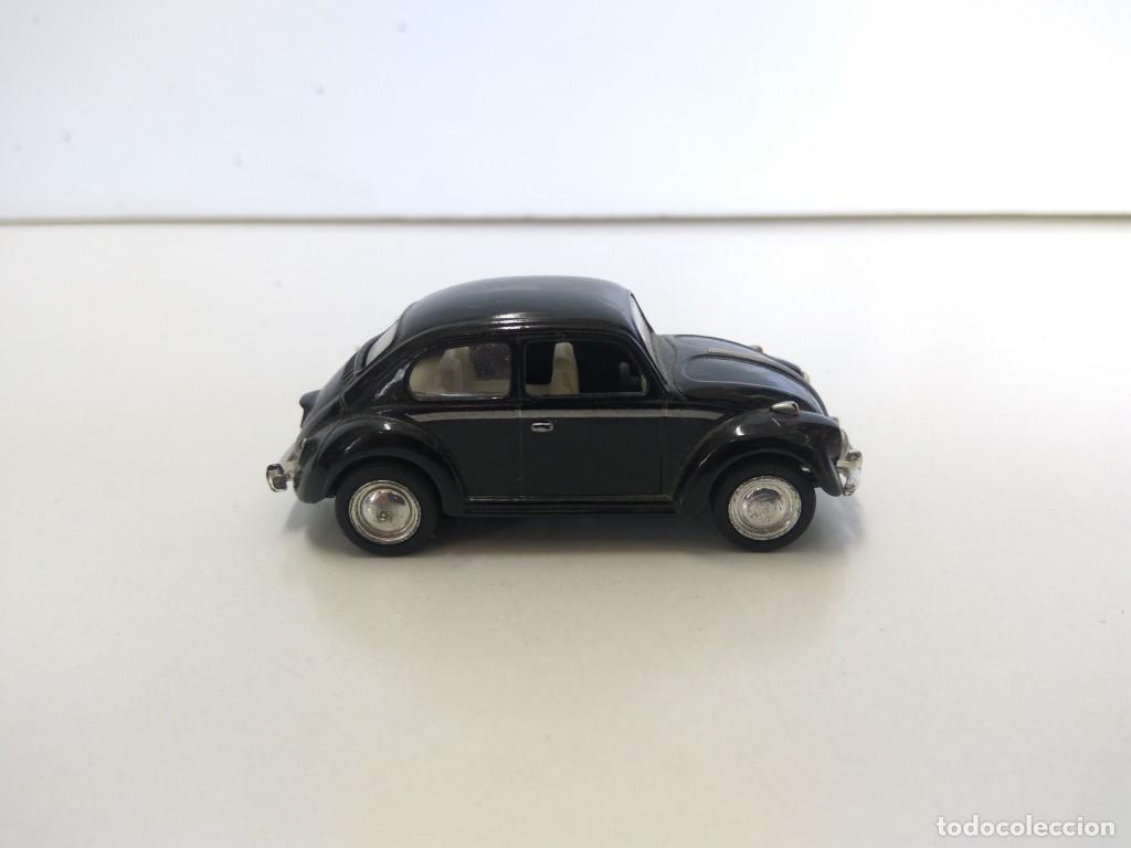 Coleccionismo de Revistas y Peri&oacute;dicos: Coche Escala/Diecast: VOLSKWAGEN BEETLE, Negro - 6,5cm (WELLY) - H