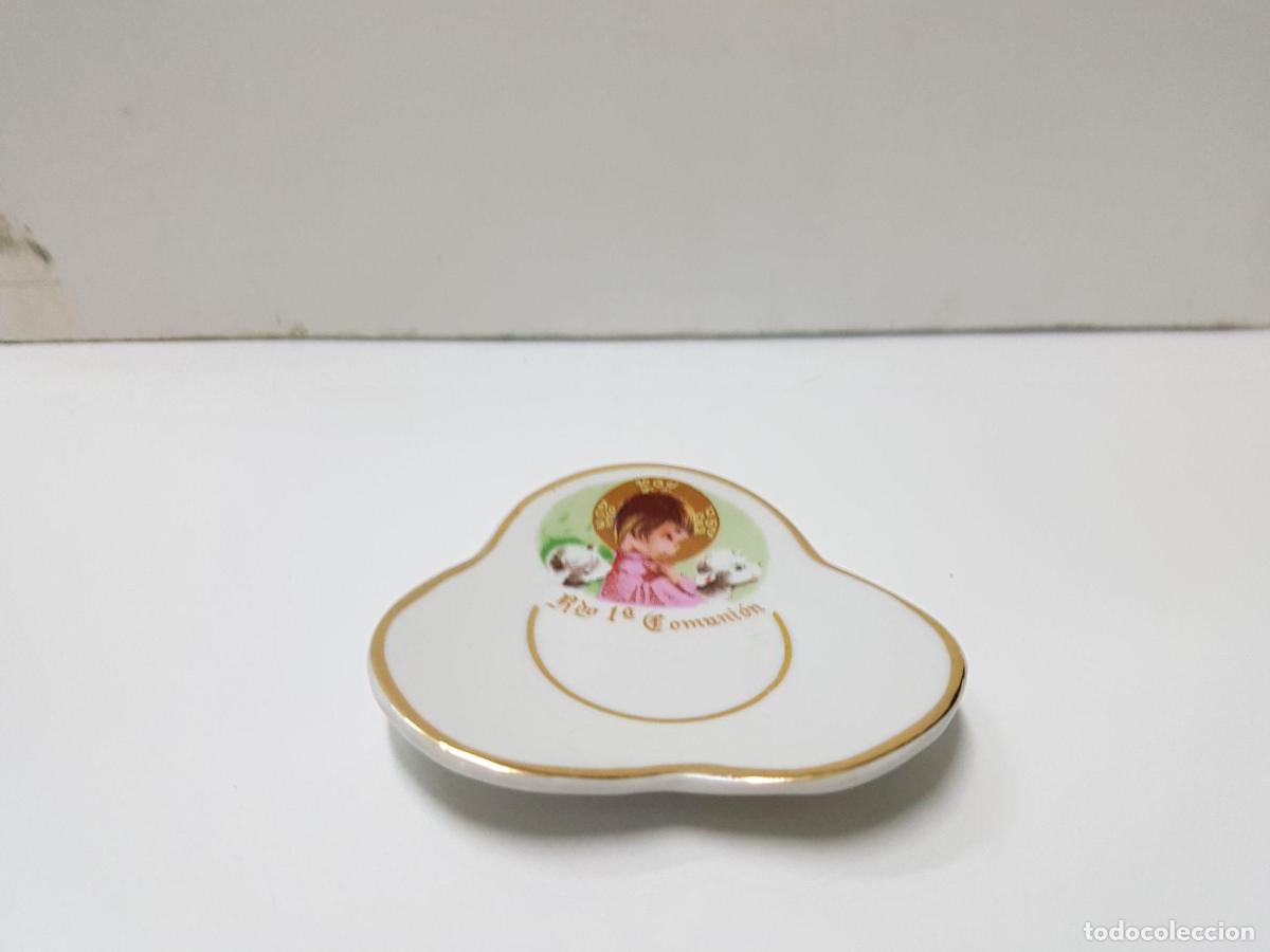 Coleccionismo de Revistas y Peri&oacute;dicos: Platito de ceramica con forma de trebol, recuerdo de 1a comunion.
