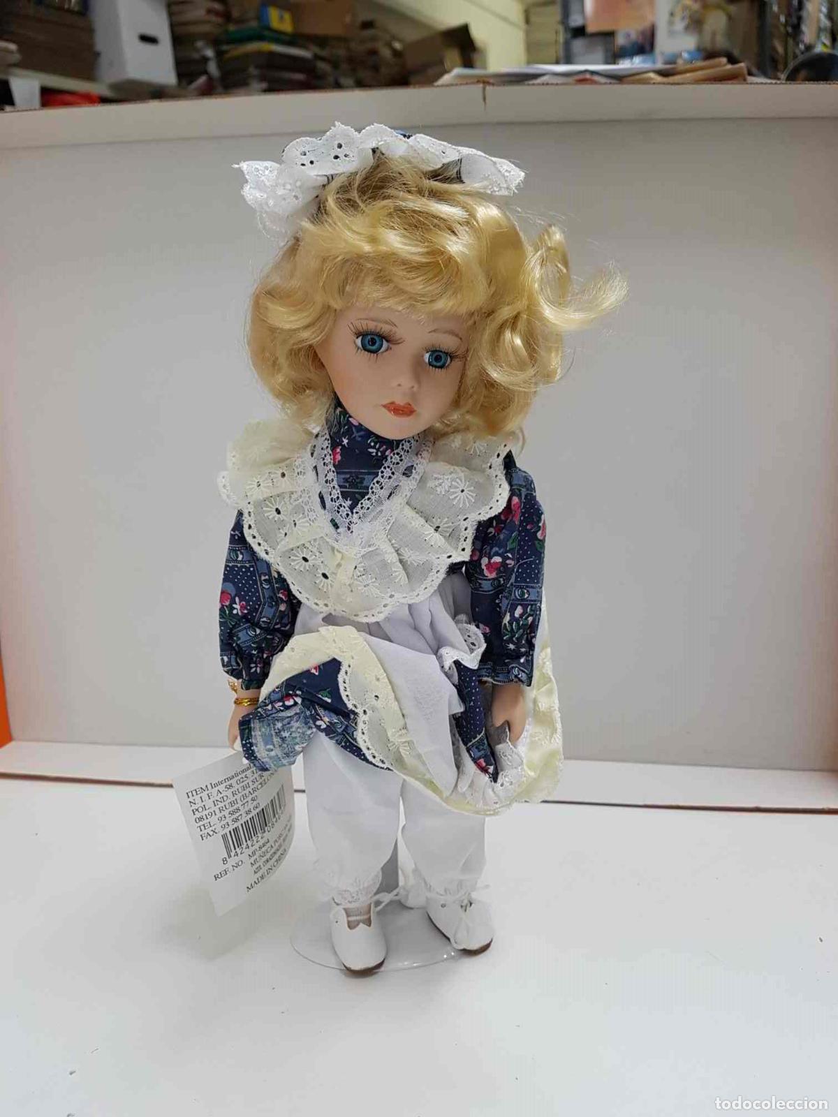 Coleccionismo de Revistas y Peri&oacute;dicos: Figura: Azul Corazon/Azul Felpa 2Mods. The Classical Collection. Porcelain doll. Mu&ntilde;eca de porcelana