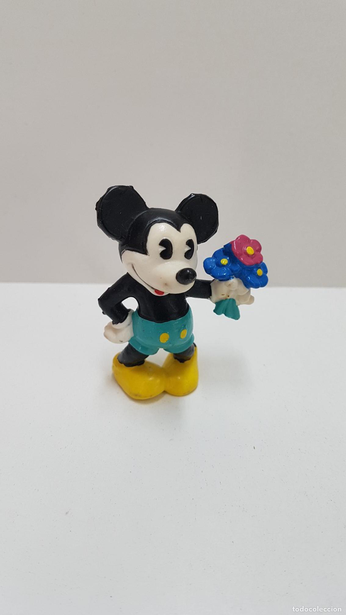 Collection Magazines and Newspapers: Figura PVC Disney: Mickey Mouse con un ramo de flores. Bully, 1986