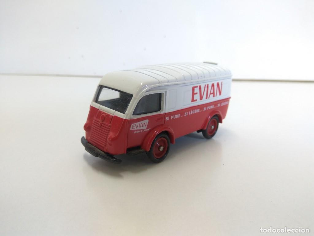 Coleccionismo de Revistas y Peri&oacute;dicos: Coche Escala/Diecast: RENAULT 1000KG VAN - EVIAN, Agua 1:43 (CORGI 2002) - Corgi