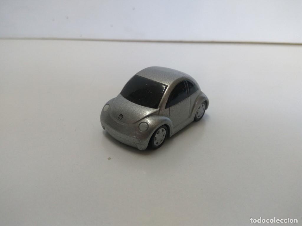 Collection Magazines and Newspapers: Coche Escala/Diecast: VOLSKWAGEN NEW BEETLE - Cuerda . 5cm - Varios