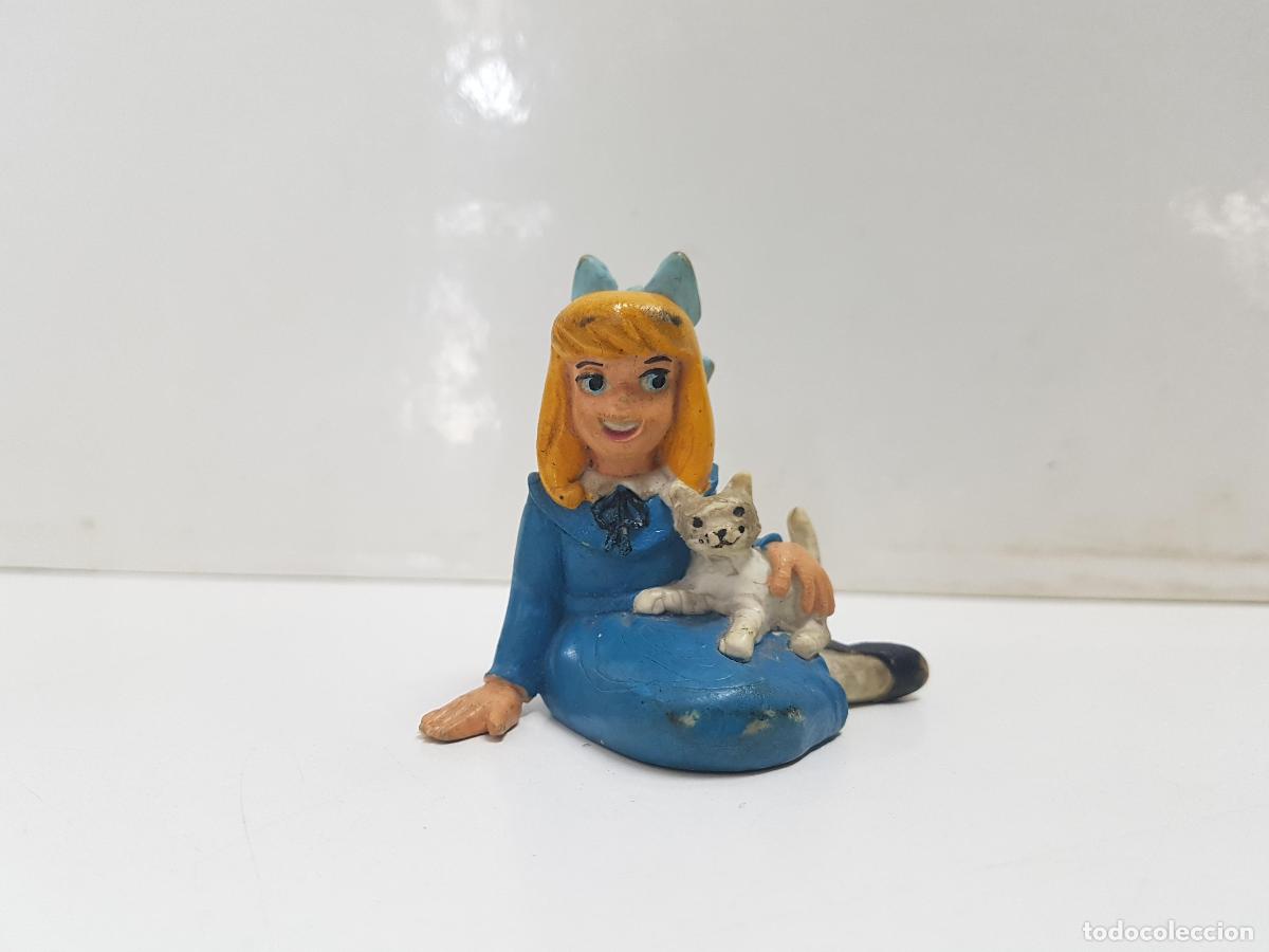 Collection Magazines and Newspapers: Figura serie Heidi: Clara