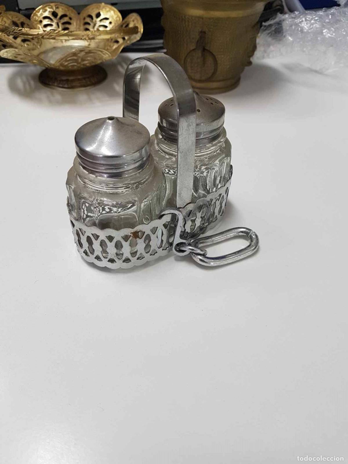 Collezionismo di Riviste e Giornali: Cesto metalico con salero y azucarero con gancho tambien de metal