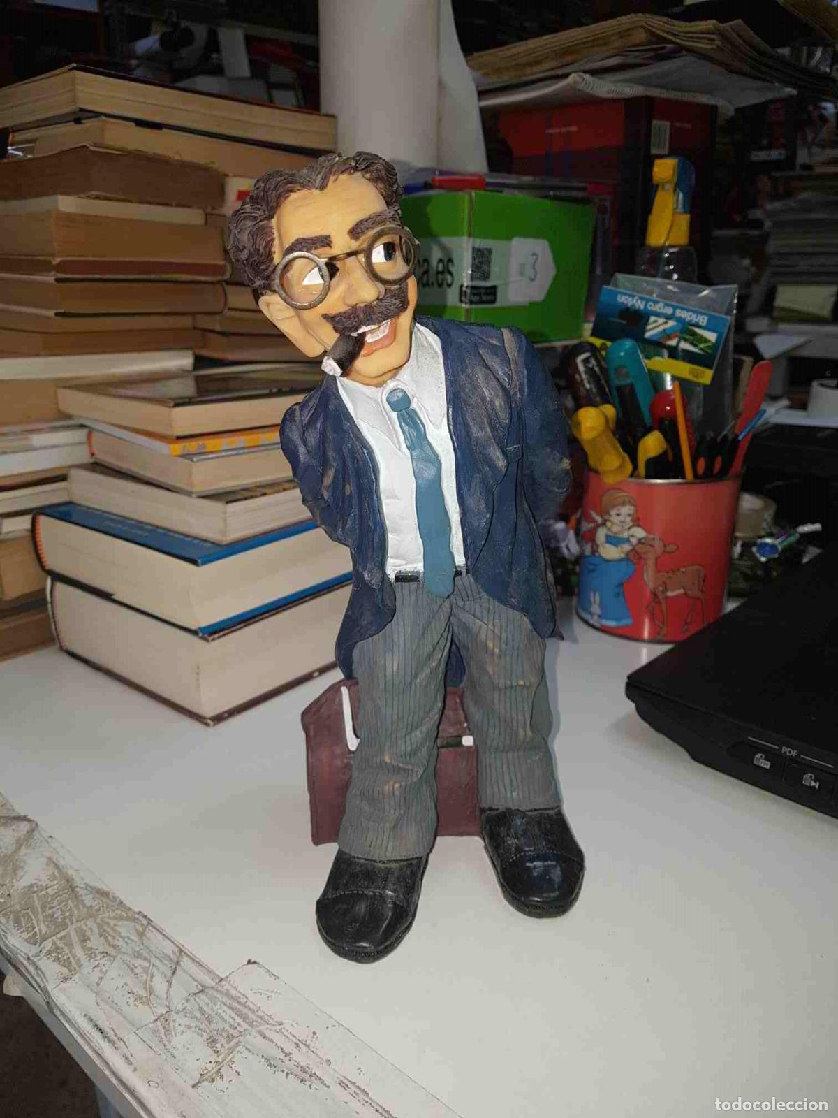 Collezionismo di Riviste e Giornali: Figura-hucha de Groucho de un material tipo escayola, la ranura esta en la espalda y una tapa de gom