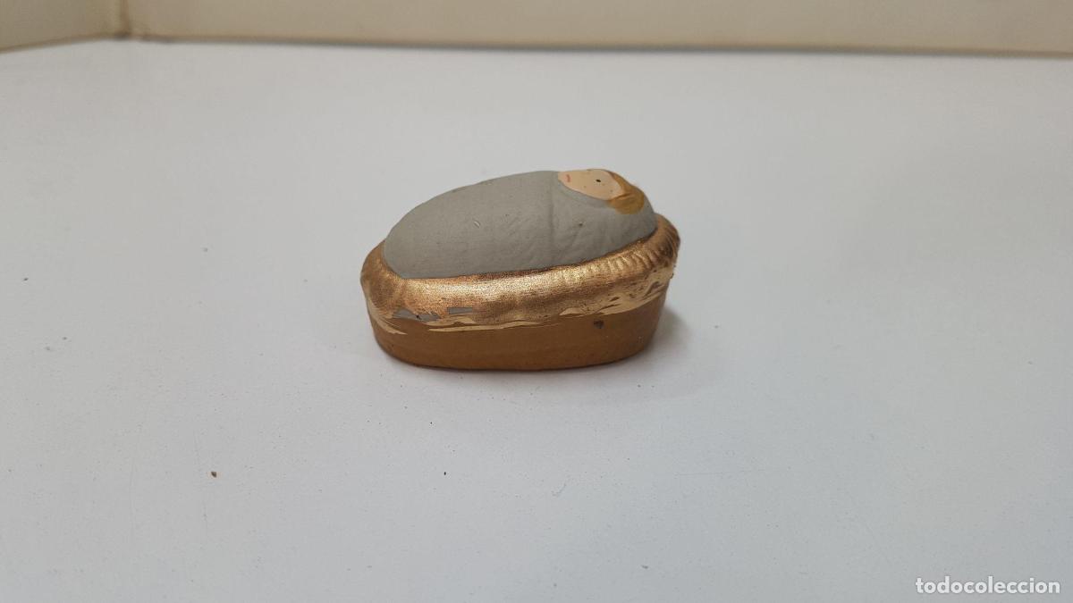 Coleccionismo de Revistas y Peri&oacute;dicos: figura de belen: Ni&ntilde;o Jesus en la cuna