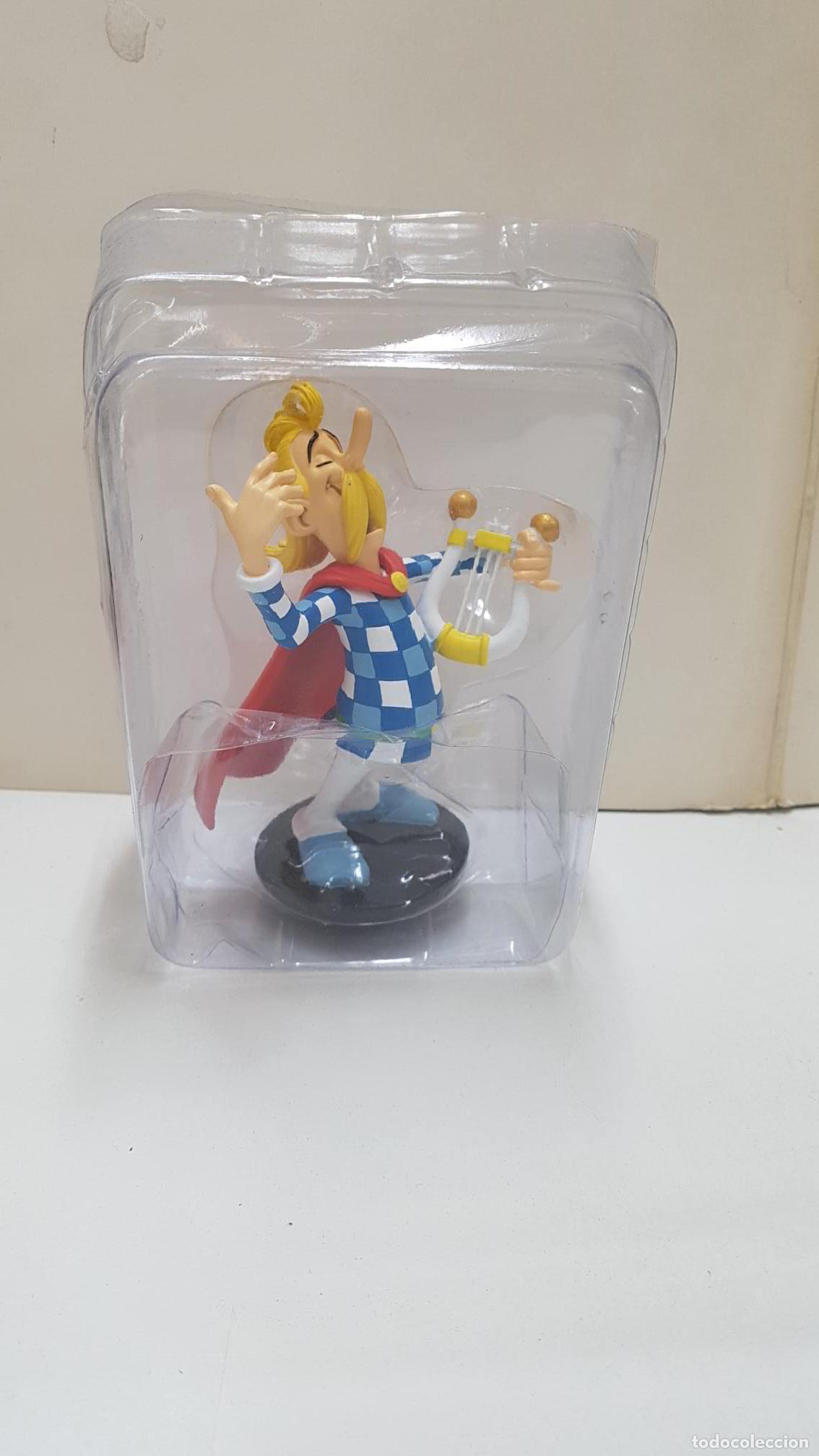 Sammeln von Zeitschriften und Zeitungen: Figura resina: Asuranceturix de Asterix y los Normandos pagina 41 - vi&ntilde;eta 11 (con su blister)