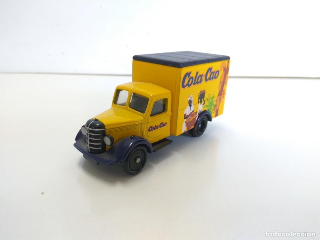 Collection Magazines and Newspapers: Coche Escala/Diecast: BEDFORD 30CWT VAN - COLA-CAO 1:43 (CORGI 2002) - Corgi