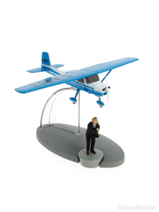 Colecionismo de Revistas e Jornais: Avion Tintin CESSNA 150 FASTBACK Azul con figurita de Dupont de 'la Isla Negra' (ref. #29543) - Vari